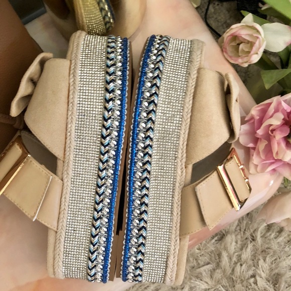 ‘Peyton’ Platforms NWOT - Embellished Slides Sz 5 - Picture 5 of 8